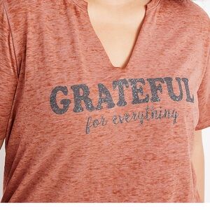 Maurice’s rust colored fall graphic tshirt